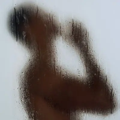Wellness shower experience with restorative steam